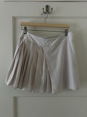 White Pleated Athletic Skort Size M
